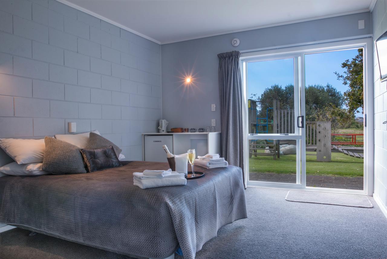 Waihi Beach Hotel Екстер'єр фото